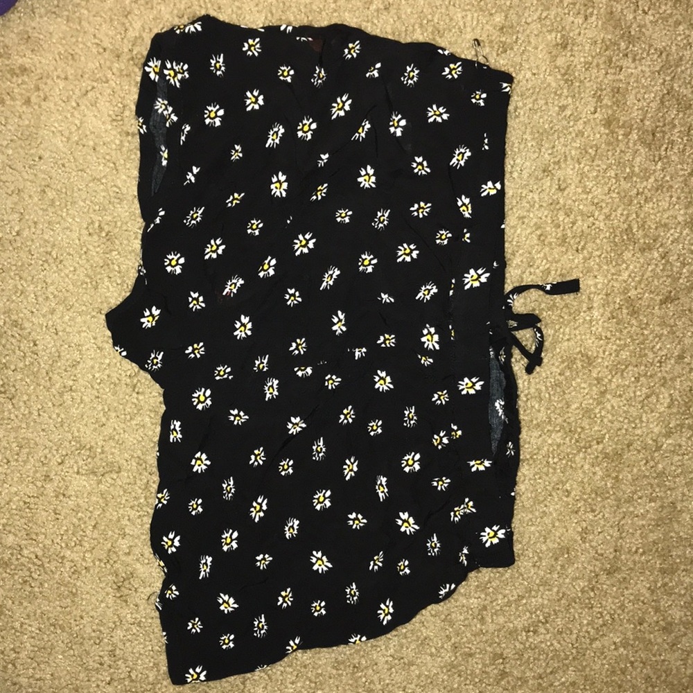 Shorts - Picture 3 of 4